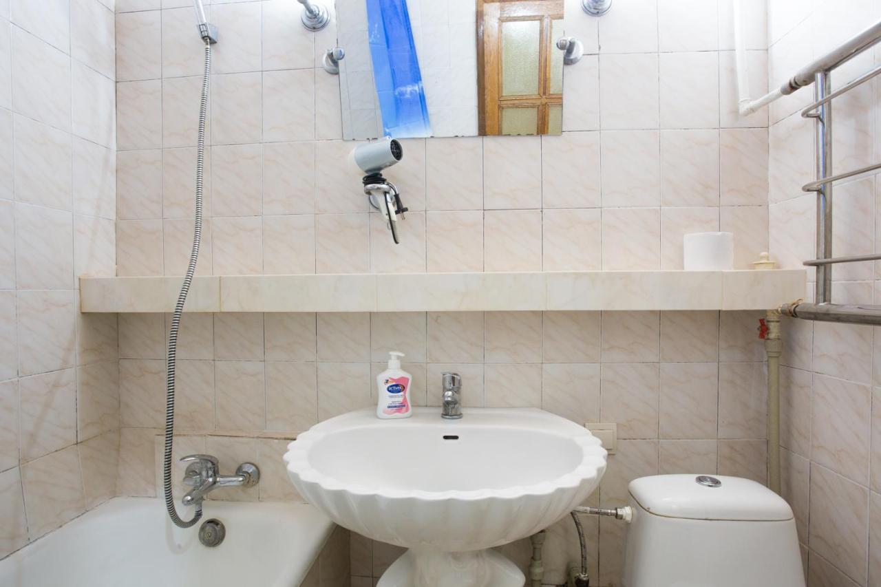 Kosmicheskaya Street Area Apartment Kharkiv Bagian luar foto