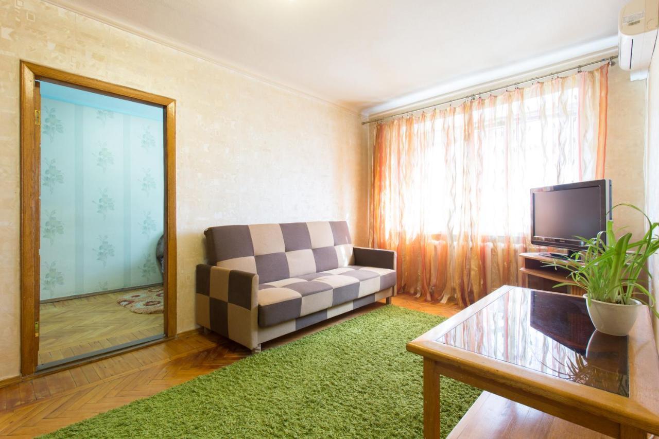 Kosmicheskaya Street Area Apartment Kharkiv Bagian luar foto