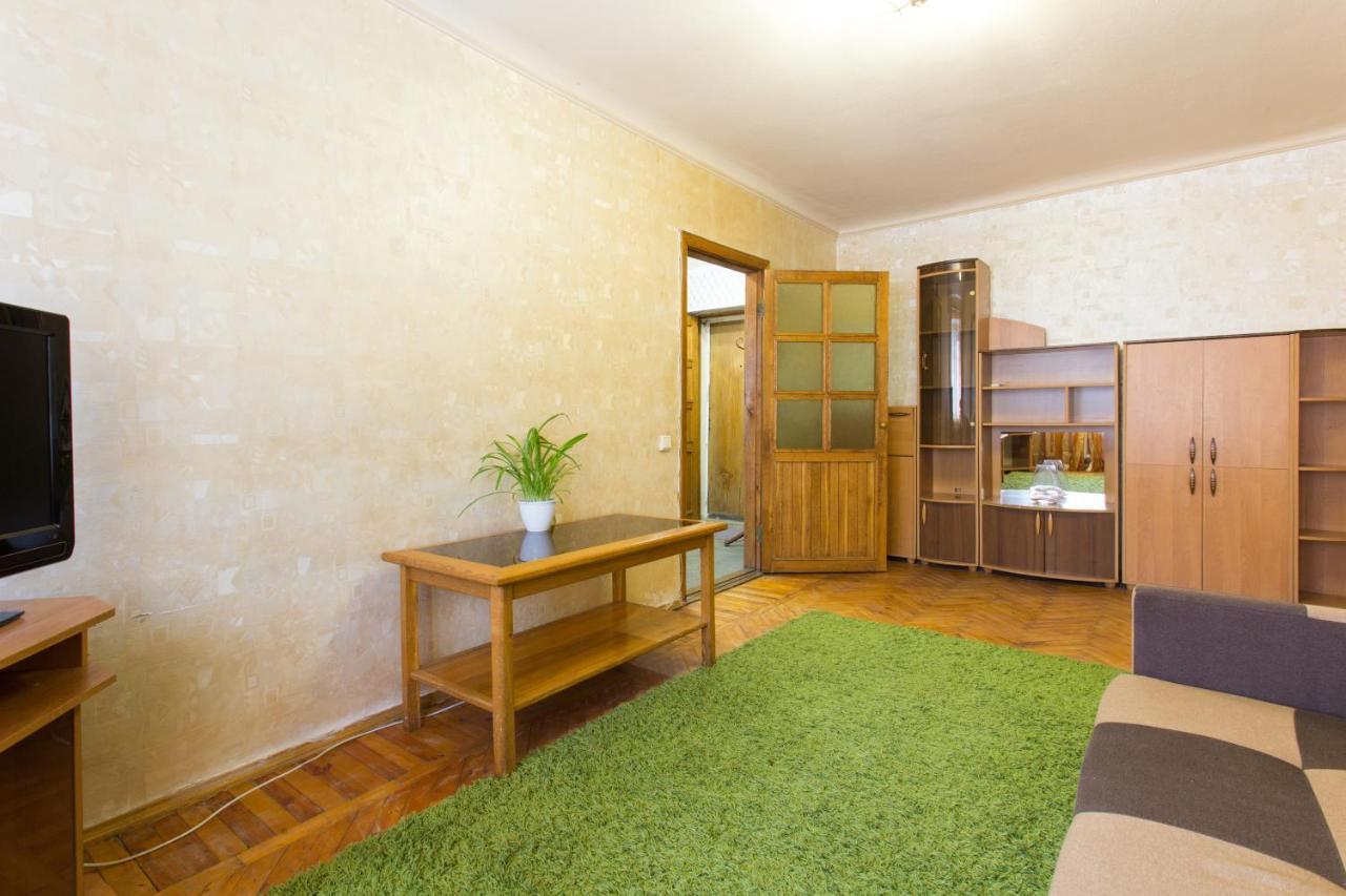 Kosmicheskaya Street Area Apartment Kharkiv Bagian luar foto