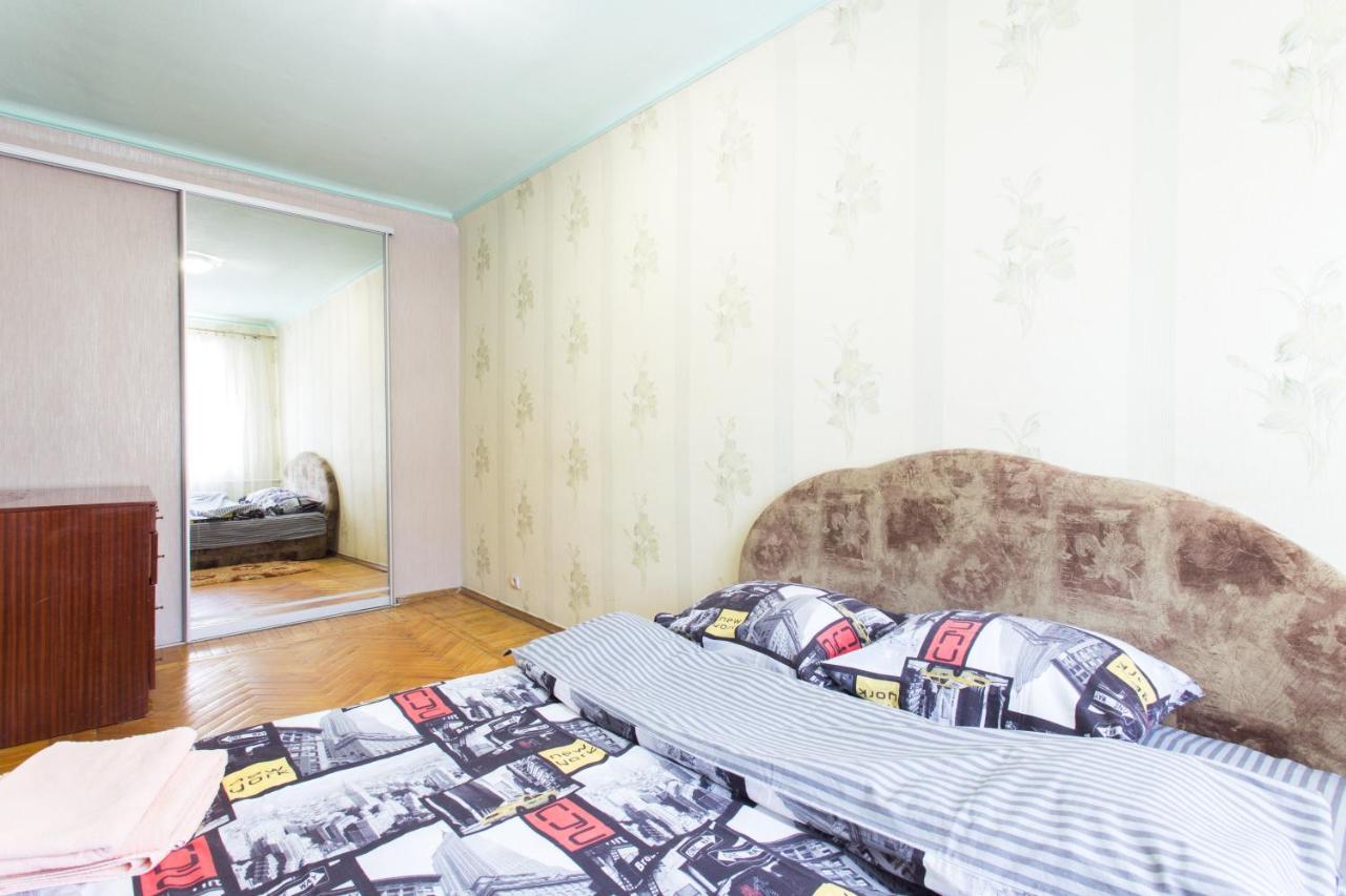 Kosmicheskaya Street Area Apartment Kharkiv Bagian luar foto